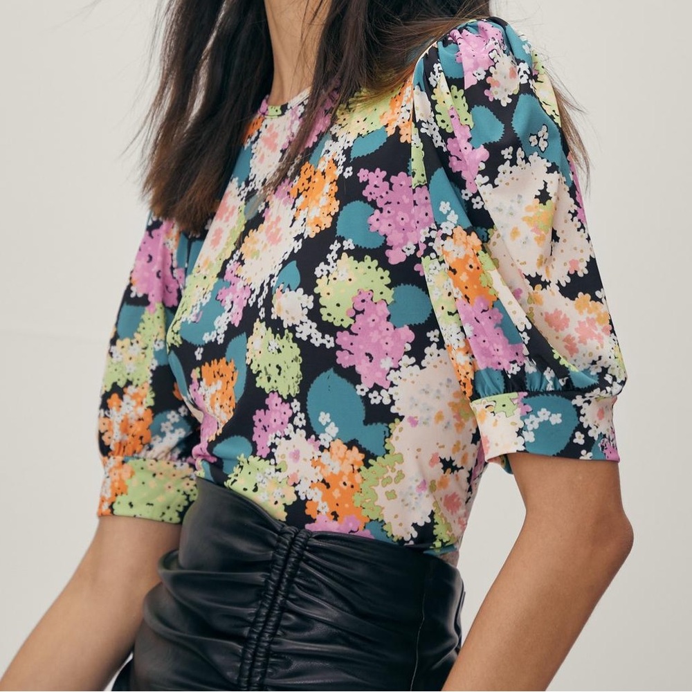 Floral cuff sleeve top